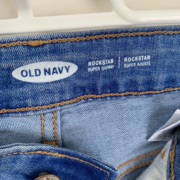 Never used. Old navy skinny jeans - Picture 6 of 7